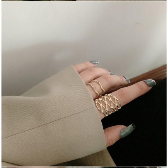 Jewlery - Picture 3 of 4